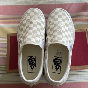 Brand NEW Floral Check Marshmallow slip on vans